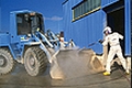 fresh cement residues on construction machines and vehicles can be removed quickly and efficiently